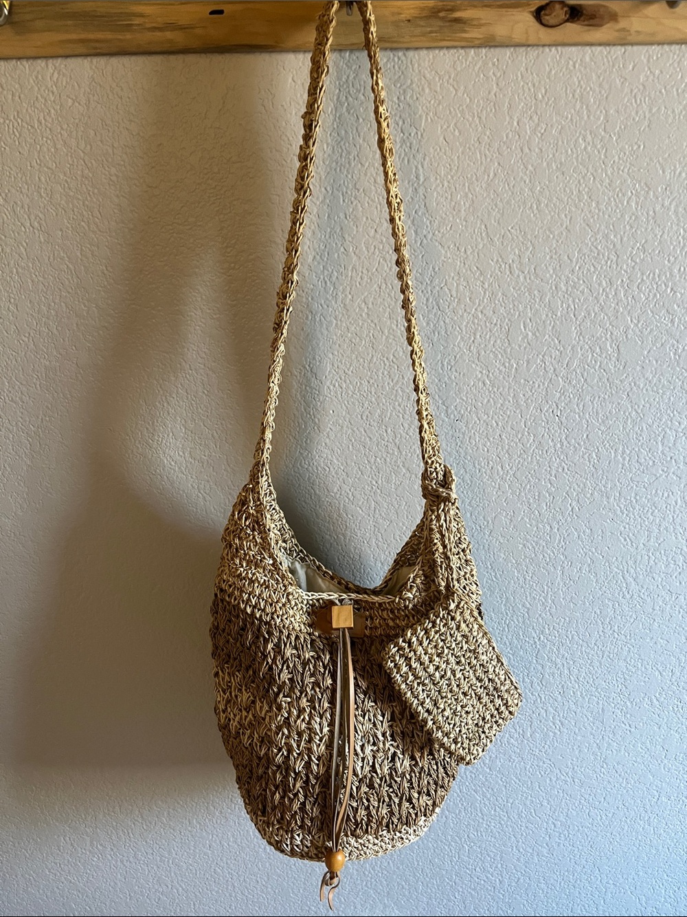 Woven Raffia Straw Two-Tone Natural Tan Crossbody Shoulder Bag Pouch Set